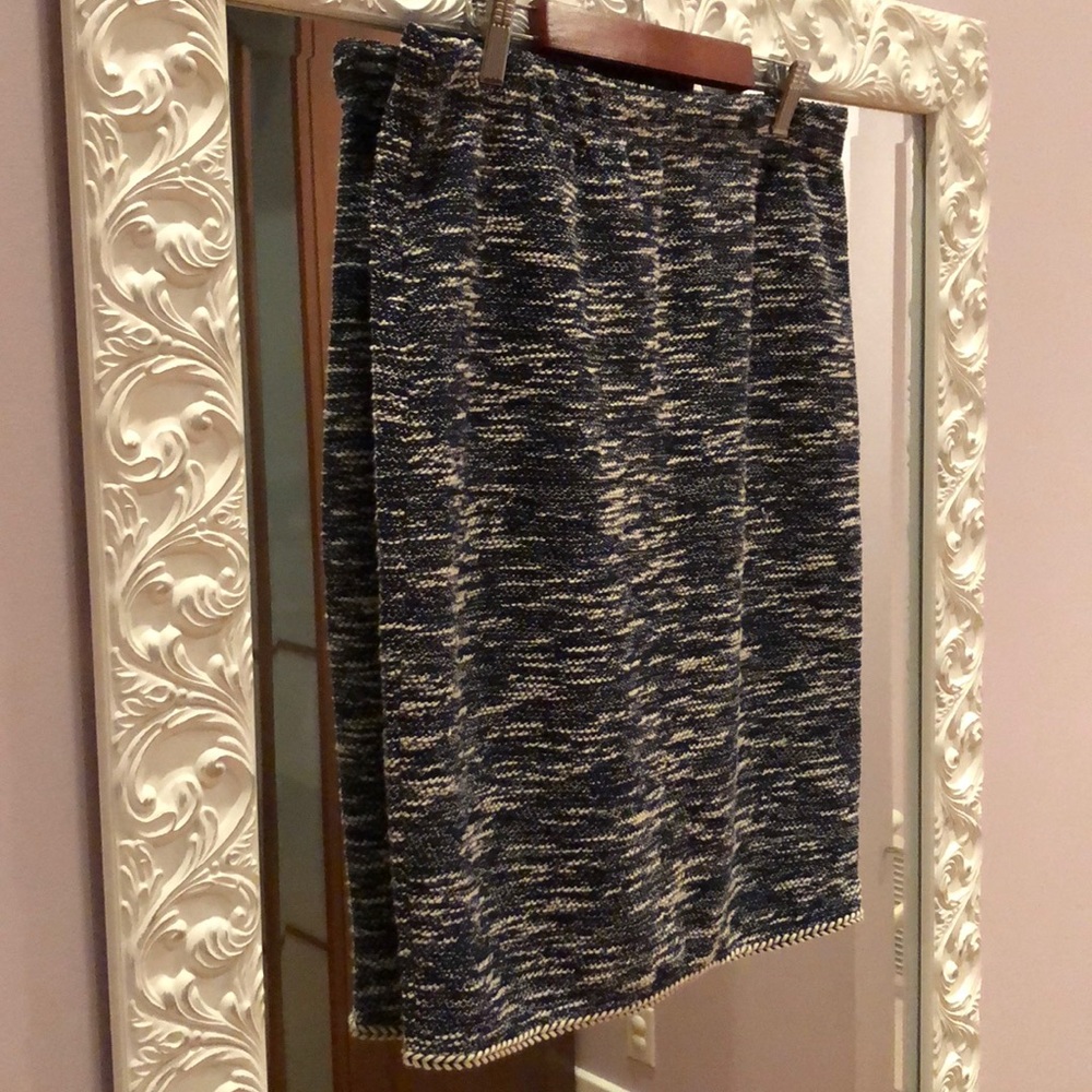 MaxStudio skirt. NWT.